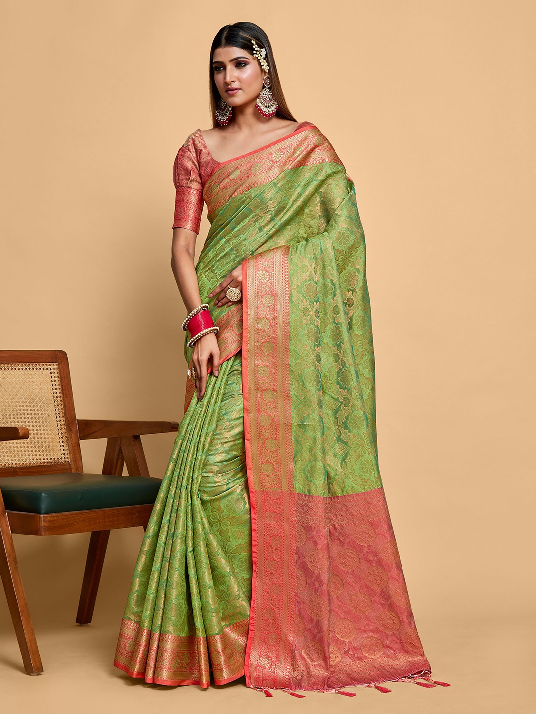 

MIMOSA Floral Woven Design Zari Art Silk Kanjeevaram Saree, Green