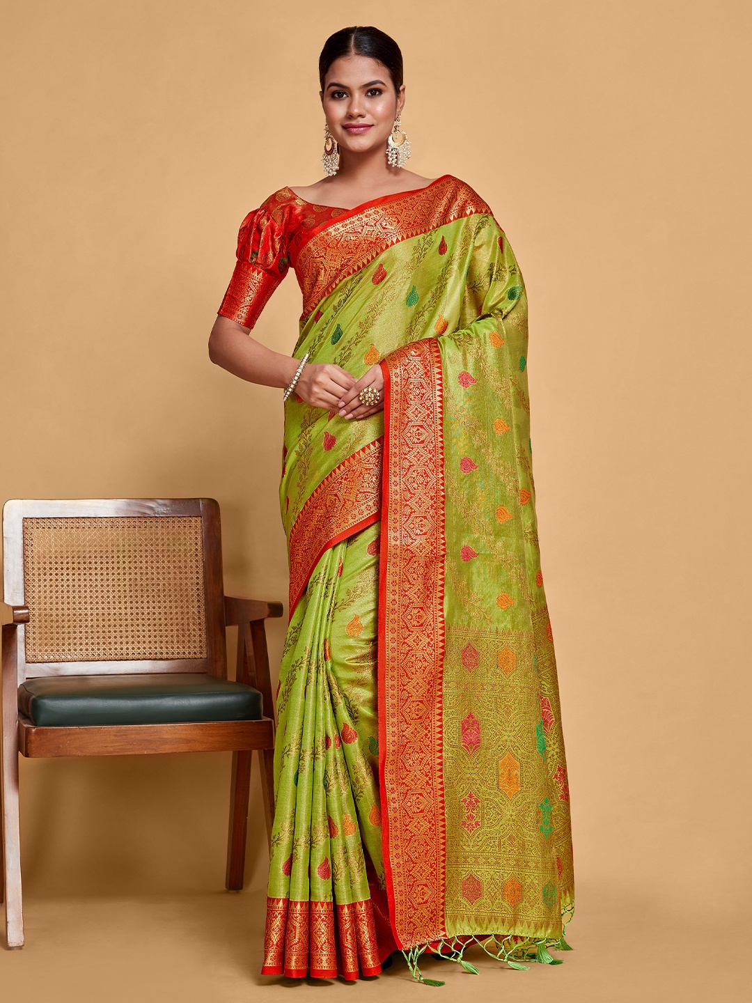

MIMOSA Floral Woven Design Zari Art Silk Banarasi Saree, Green