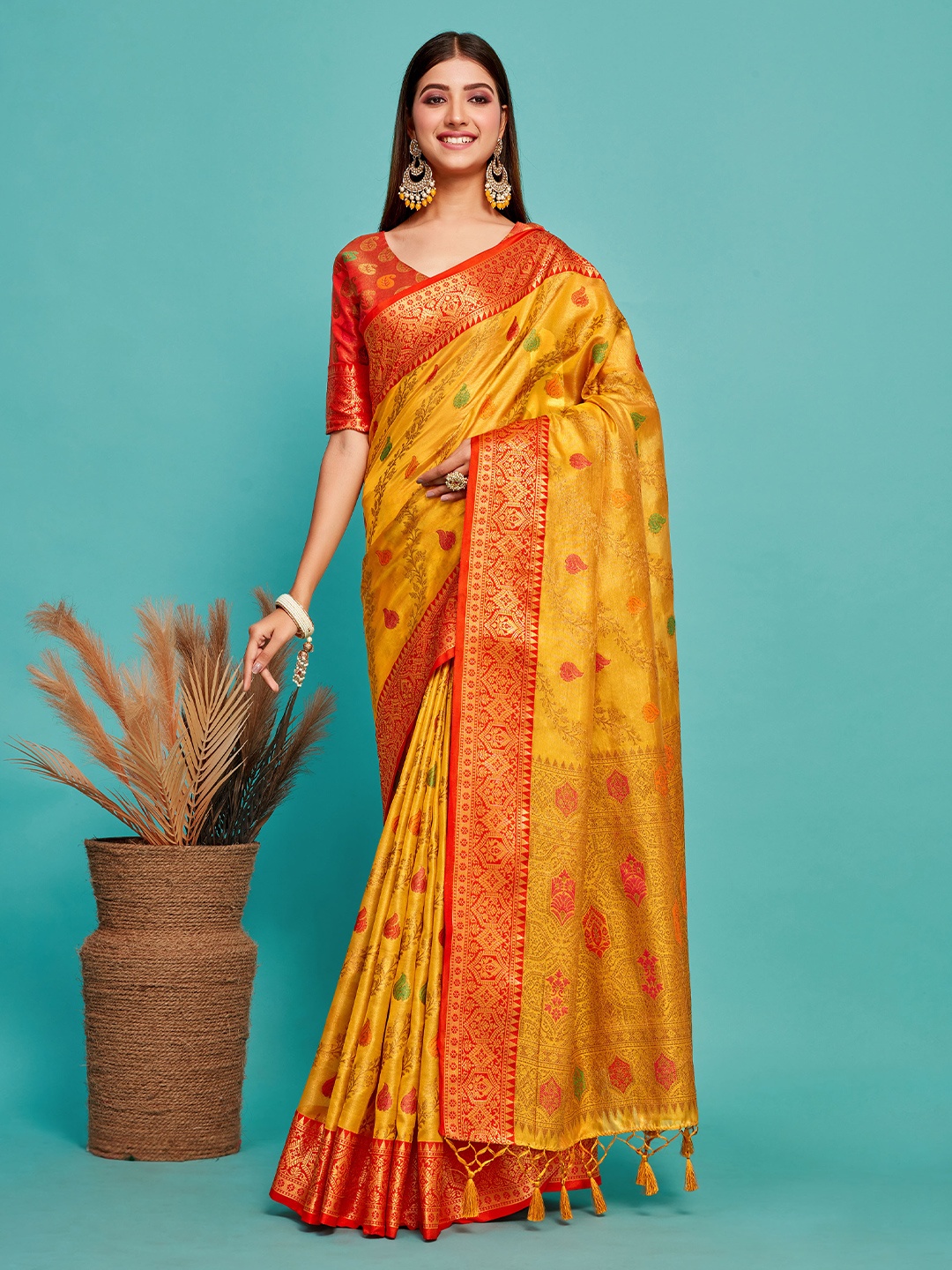 

MIMOSA Woven Design Zari Art Silk Banarasi Saree, Gold