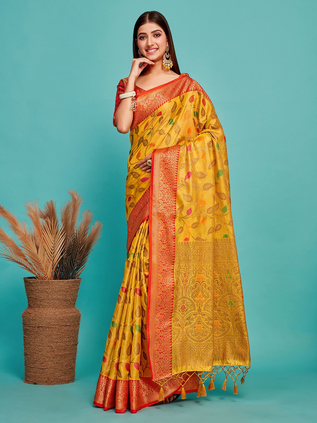 

MIMOSA Woven Design Zari Art Silk Banarasi Saree, Gold