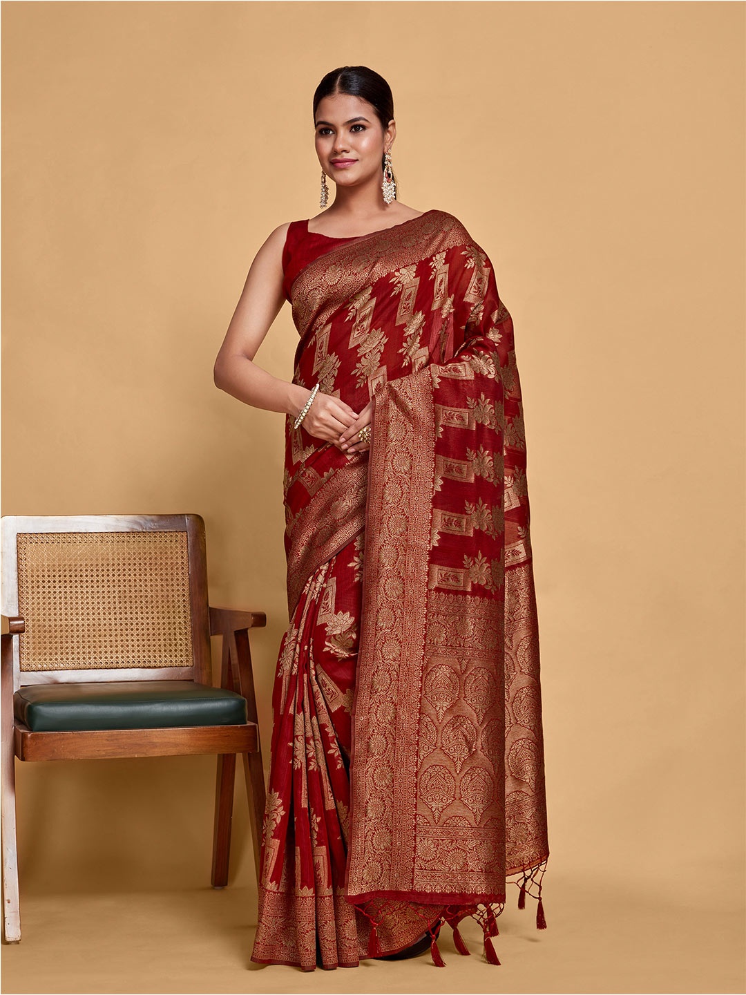 

MIMOSA Geometric Woven Design Zari Banarasi Saree, Maroon