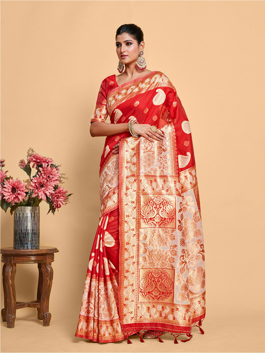 

MIMOSA Paisley Woven Design Zari Kanjeevaram Saree, Red