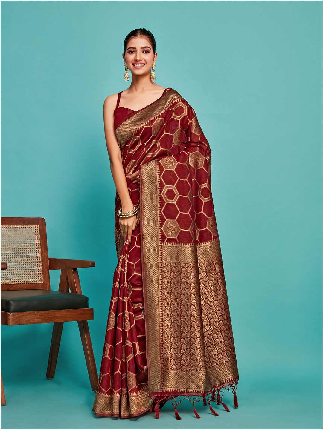 

MIMOSA Geometric Woven Design Zari Banarasi Saree, Maroon