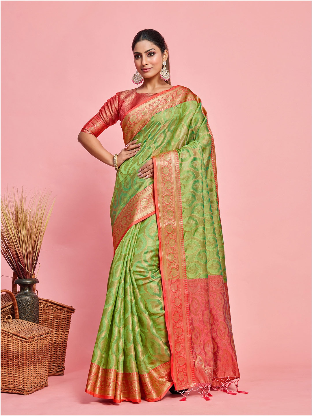 

MIMOSA Ethnic Motifs Woven Design Zari Kanjeevaram Saree, Green