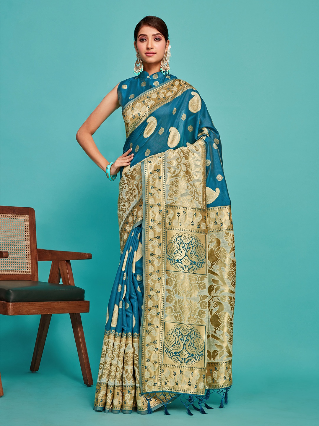 

MIMOSA Ethnic Motifs Woven Design Zari Detailed Kanjeevaram Saree, Blue