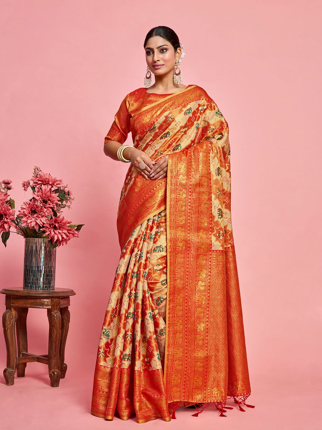 

MIMOSA Ethnic Motifs Woven Design Zari Kanjeevaram Saree, Red