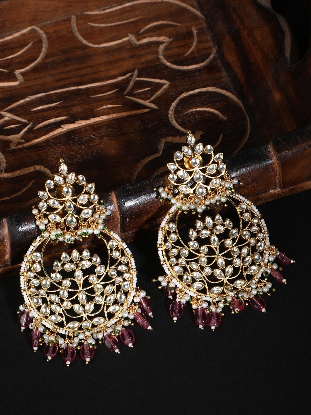 

AURAA TRENDS Gold Plated Kundan Chandbalis Earrings, Red