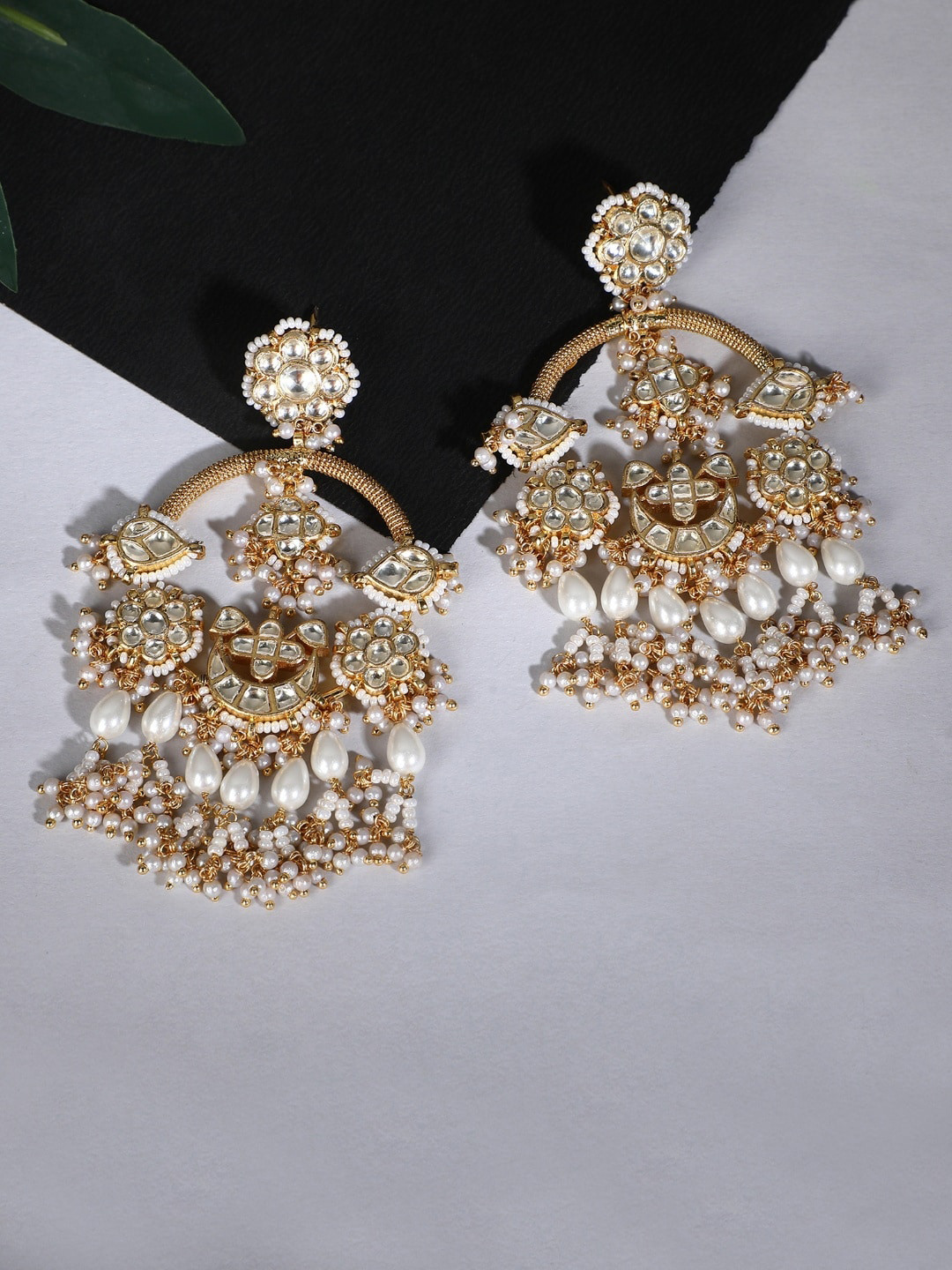 

AURAA TRENDS Gold Plated Kundan Studded & Beaded Chandbalis