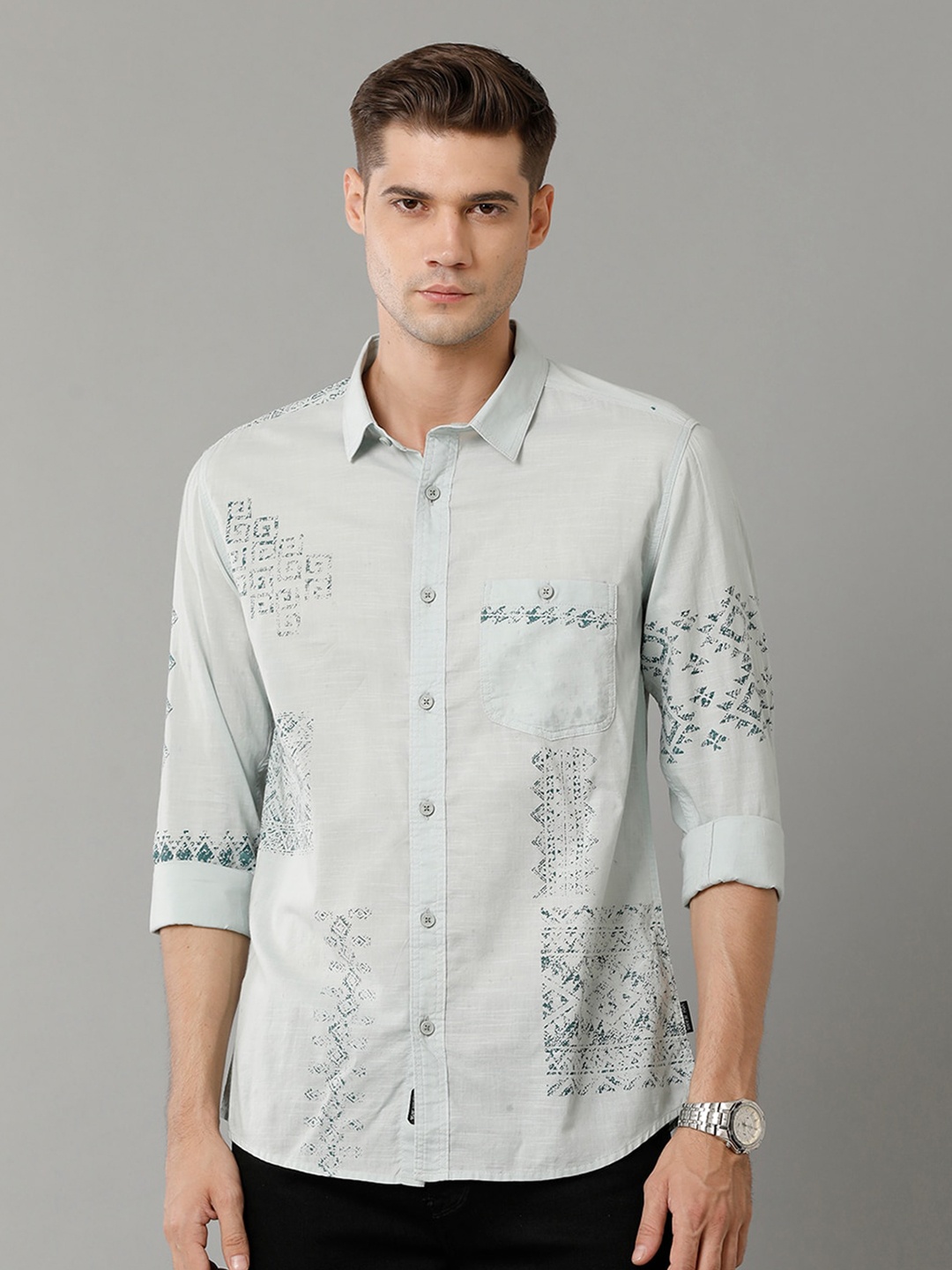 

Voi Jeans Slim Fit Geometric Printed Pure Cotton Casual Shirt, Blue