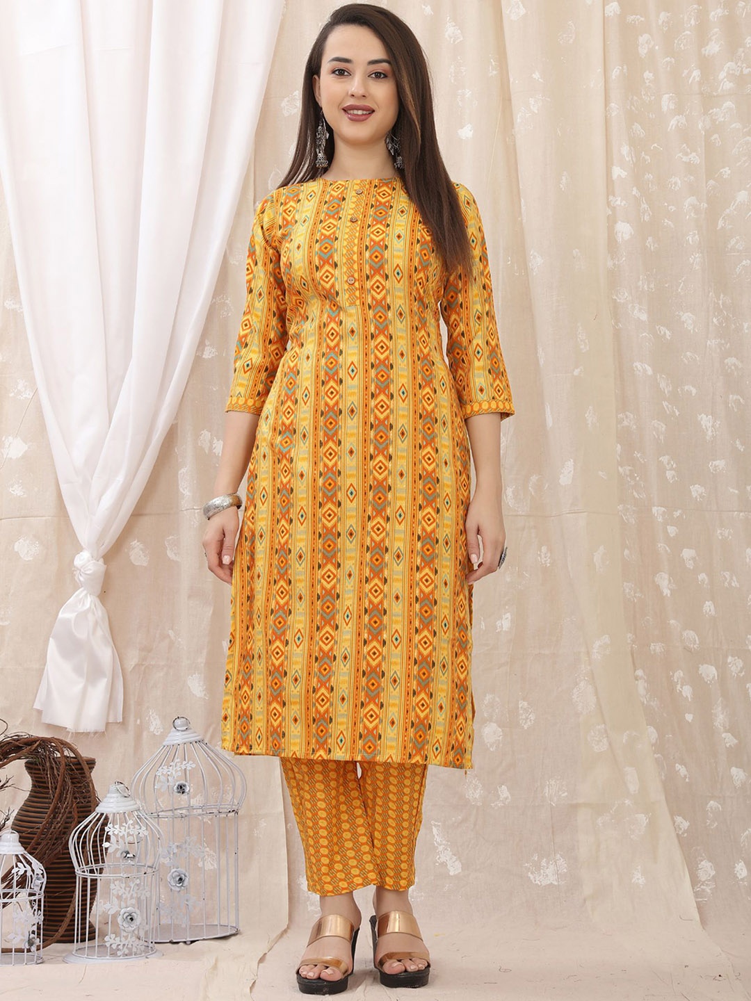 

PREMROOP- THE STYLE YOU LOVE Geometric Printed Kurta With Trousers, Yellow