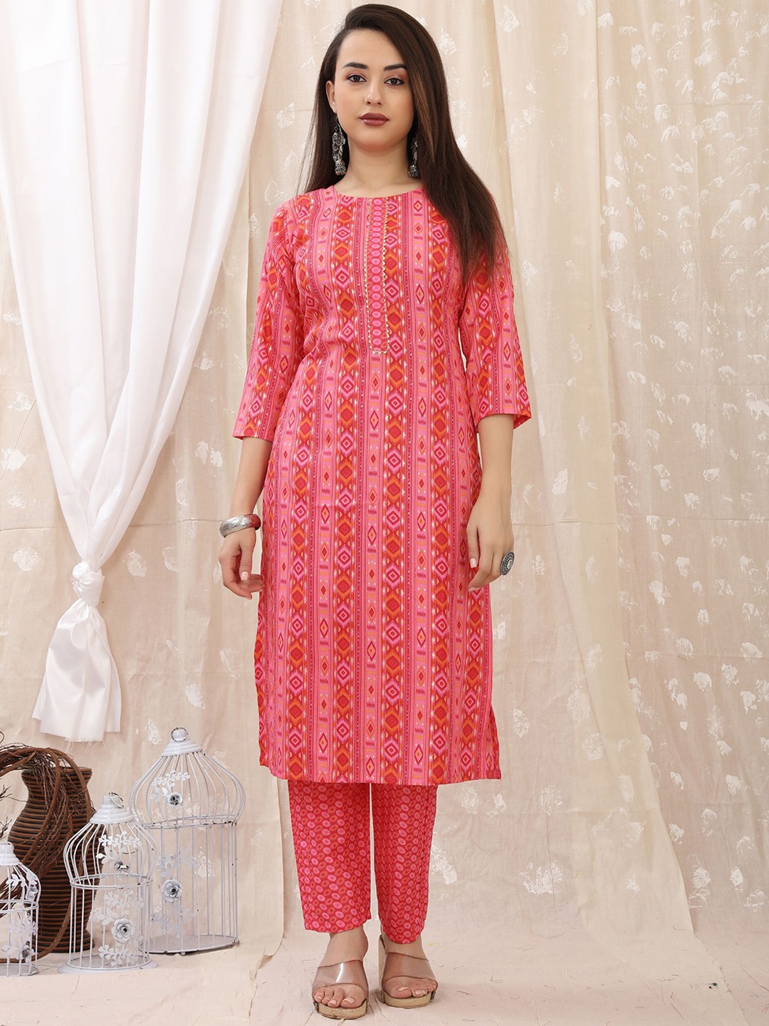 

PREMROOP- THE STYLE YOU LOVE Geometric Printed Kurta With Trousers, Pink