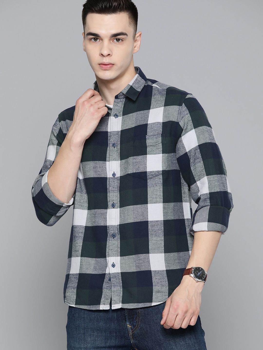 

Indian Terrain Men Slim Fit Pure Cotton Checked Casual Shirt, Navy blue