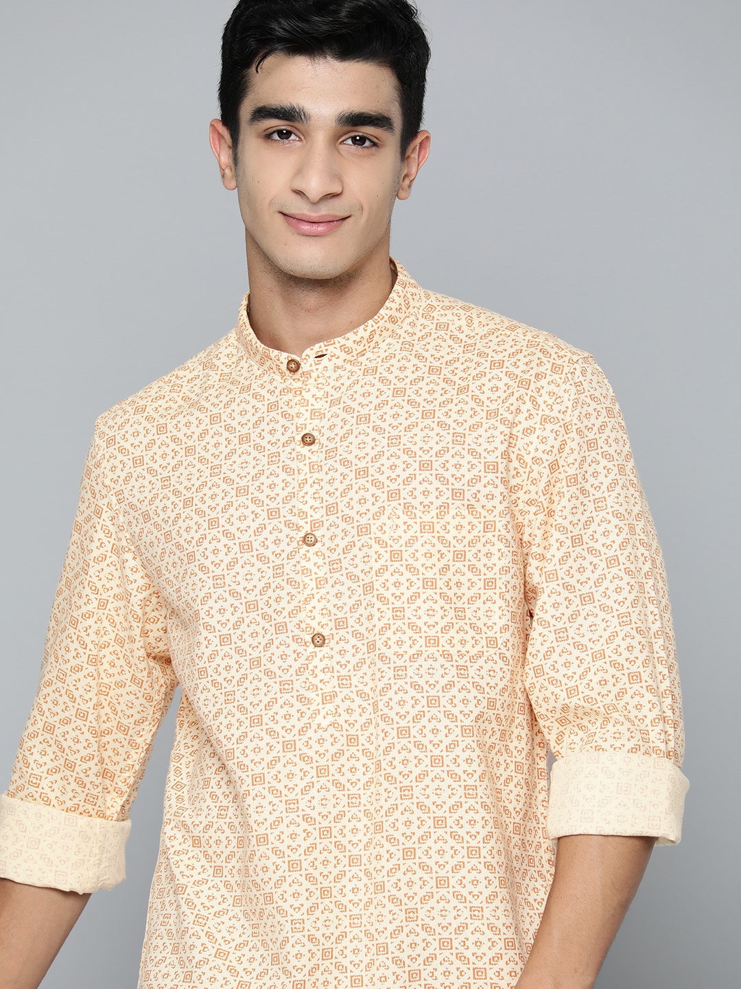 

Indian Terrain Men Slim Fit Printed Casual Shirt, Beige