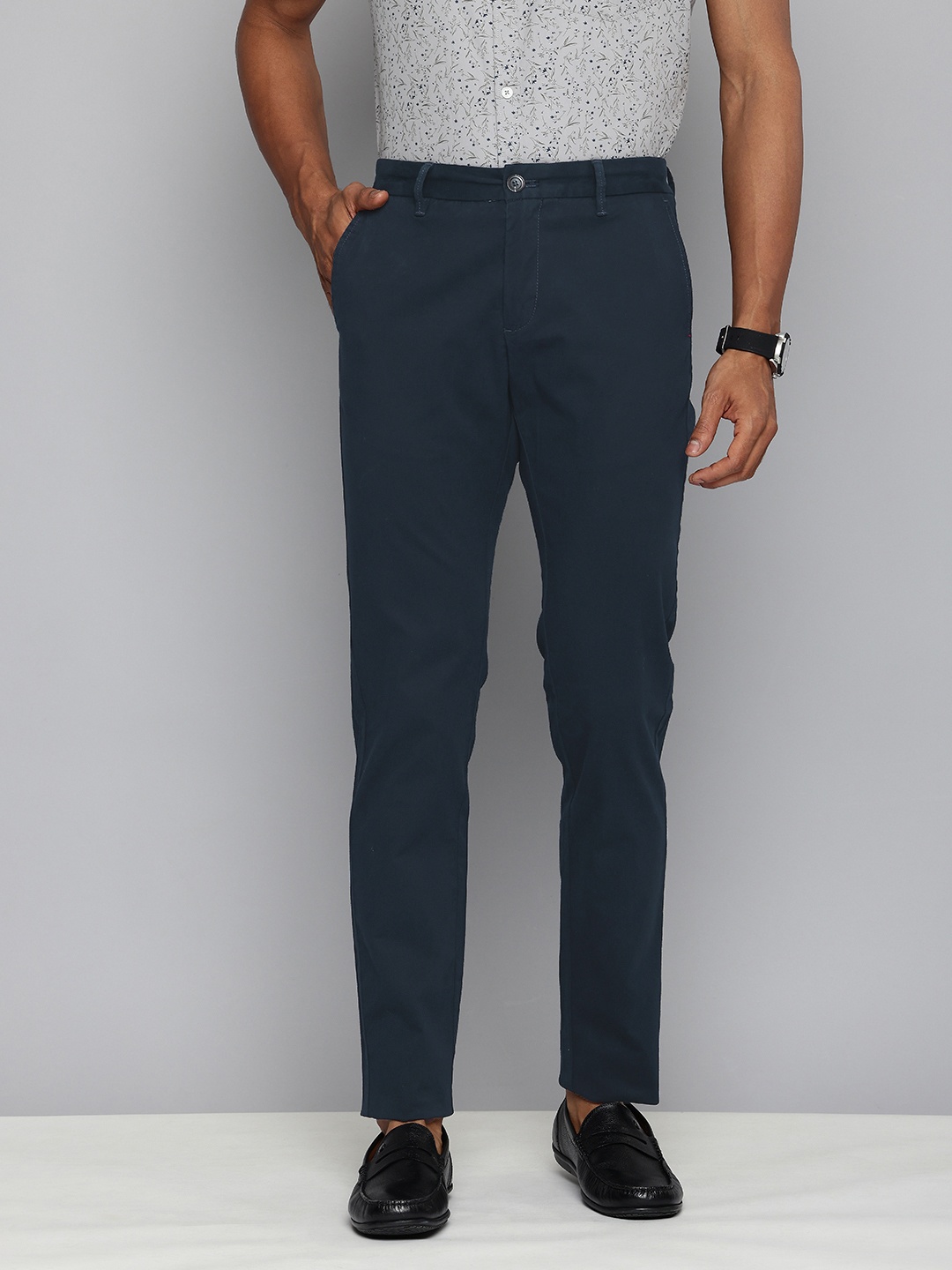 

Indian Terrain Men Brooklyn Slim Fit Chinos Smart Casual Trousers, Navy blue