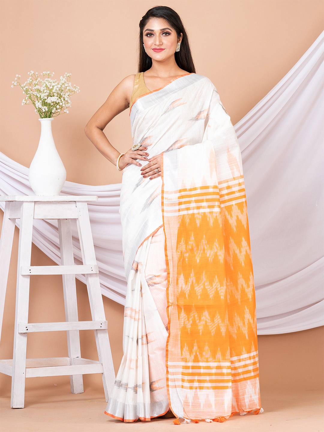 

HOUSE OF ARLI Geometric Woven Design Silk Cotton Saree, Orange