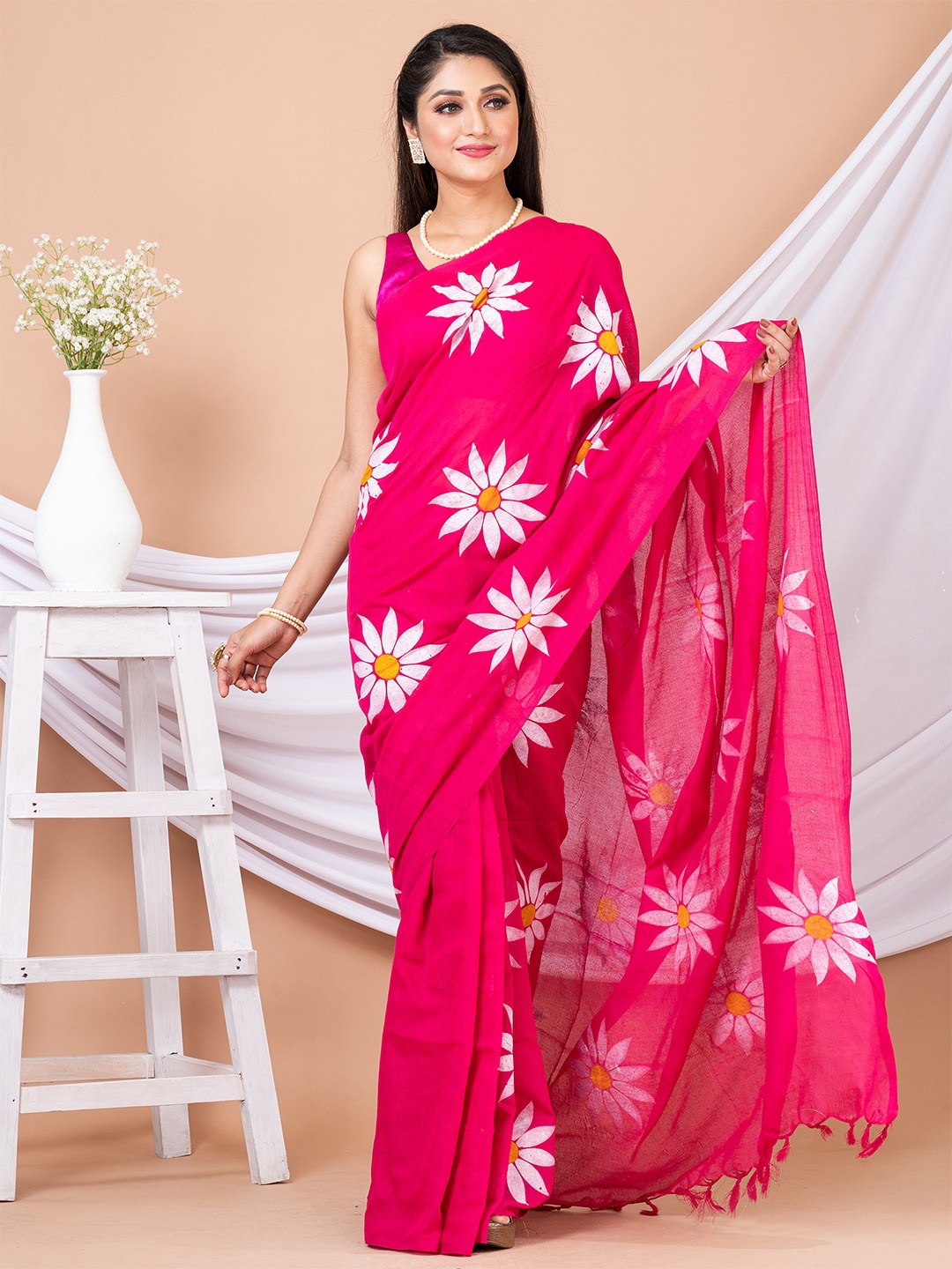 

HOUSE OF ARLI Floral Printed Pure Cotton Saree, Pink