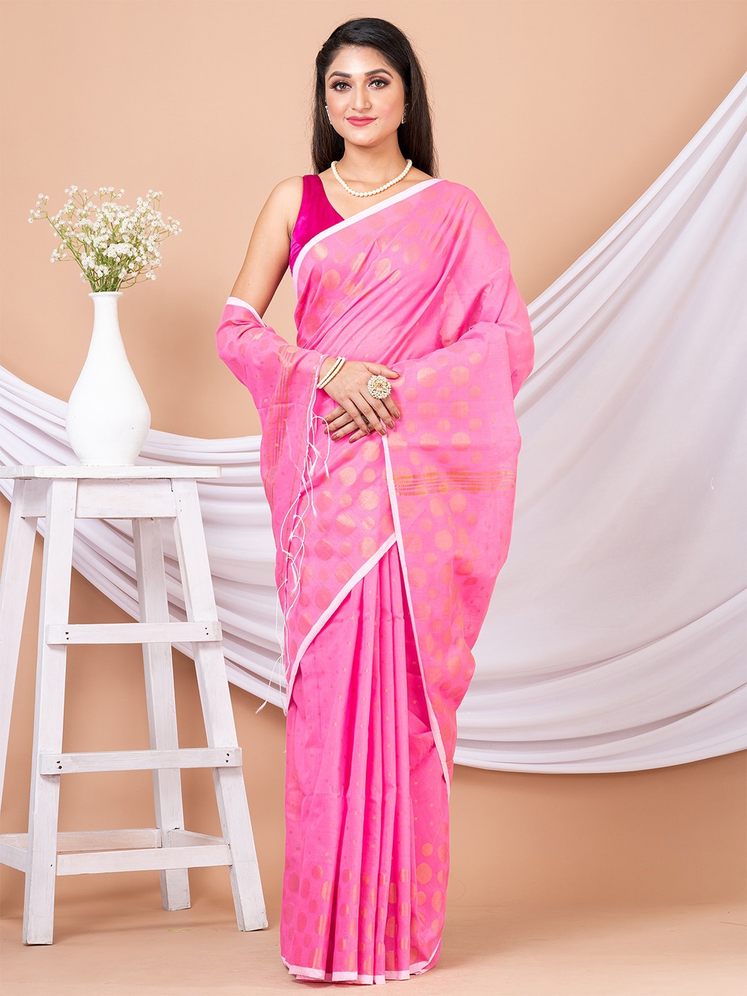 

HOUSE OF ARLI Geometric Woven Design Zari Detail Silk Cotton Saree, Pink
