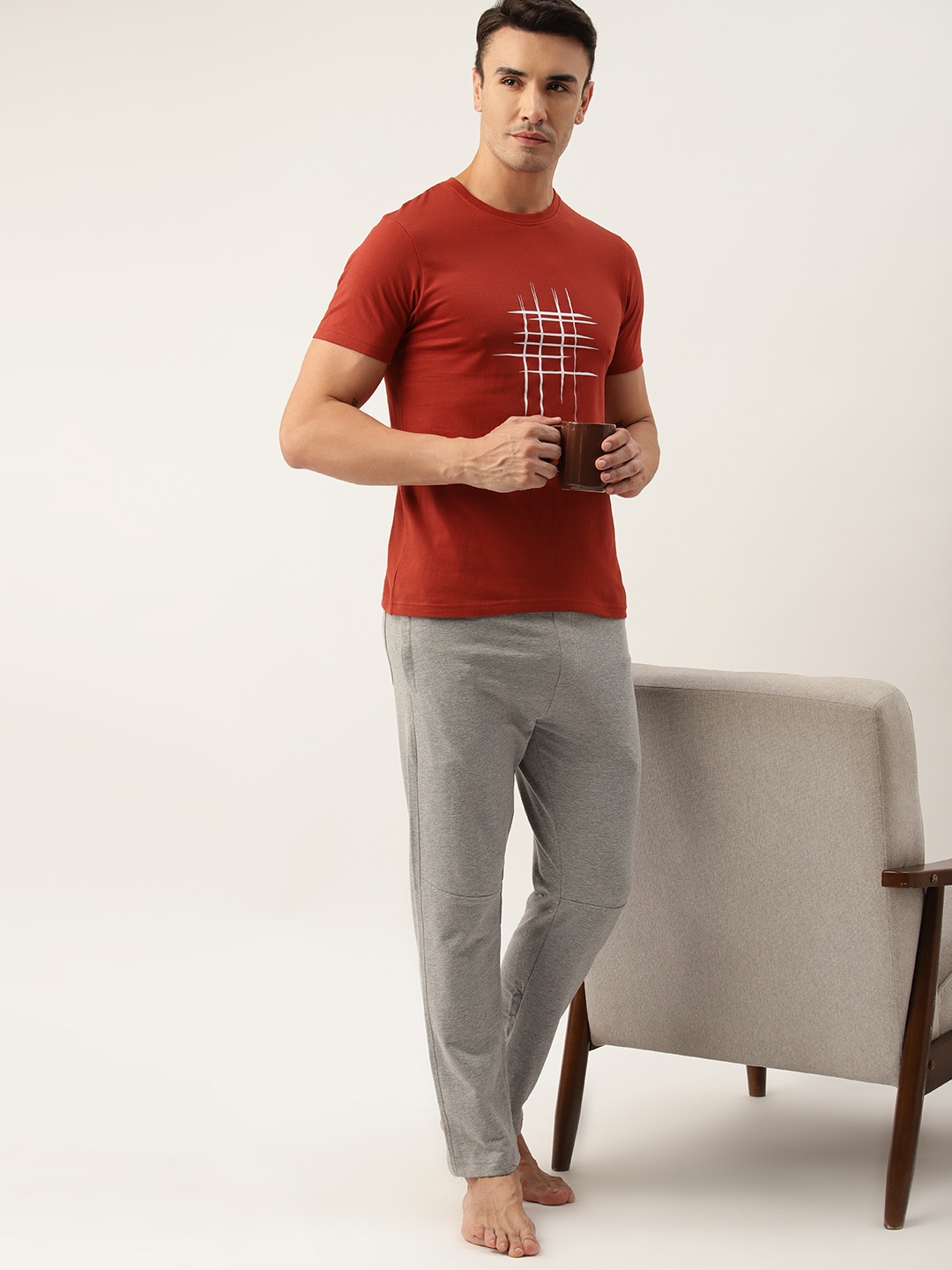 

ETC Men Graphic Printed Regular Fit T-shirt, Red