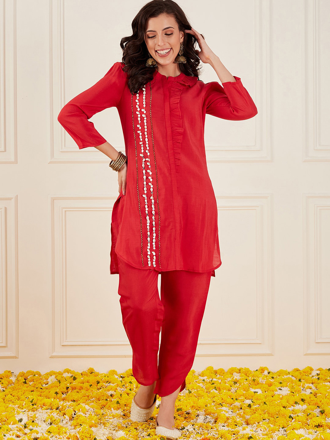 

Ishin Regular Sequinned Chanderi Silk Kurta With Trousers, Red