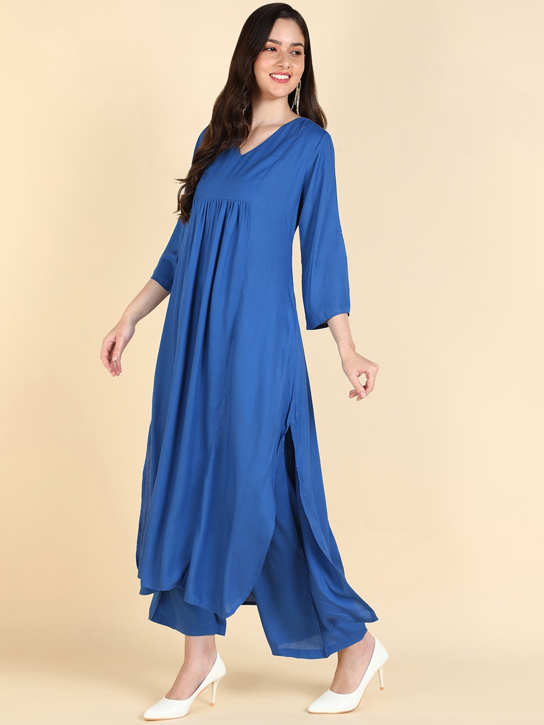 

HERE&NOW Pleated V-Neck Straight Kurta with Palazzos, Blue