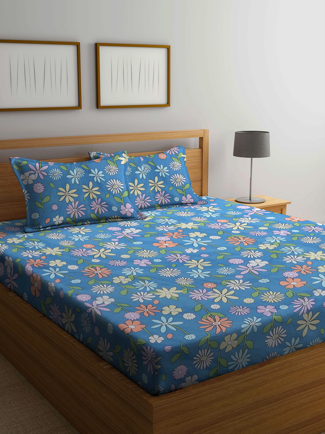 

FABINALIV Blue & White Floral Print 300 TC Super King Size Bedsheet with 2 Pillow Covers