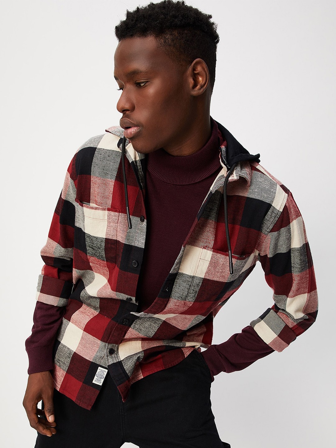 

max Checked Spread Collar Regular Fit Cotton Casual Shirt, Red