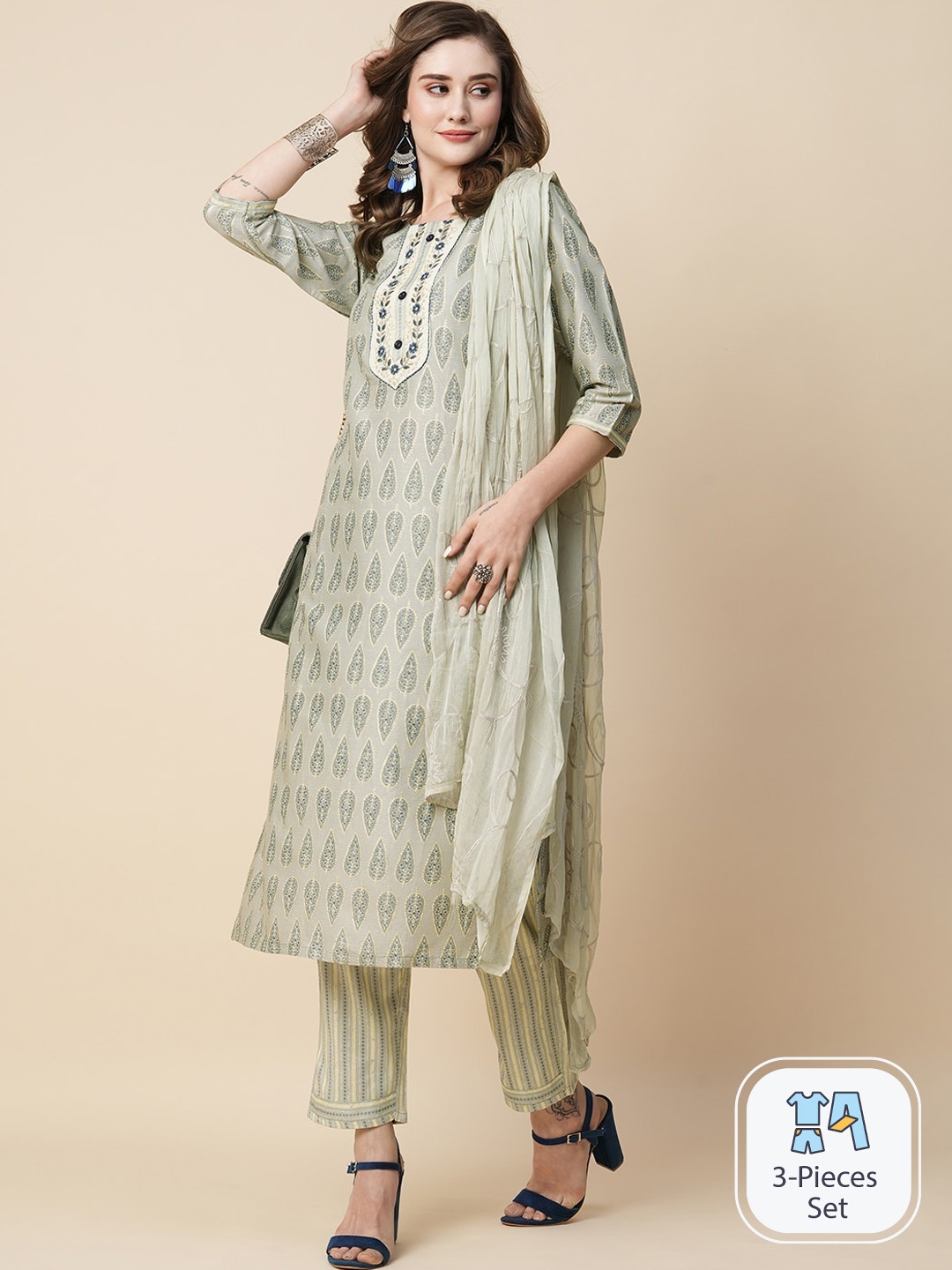 

Kiana Ethnic Motifs Printed Regular Thread Work Kurta with Trousers & With Dupatta, Cream