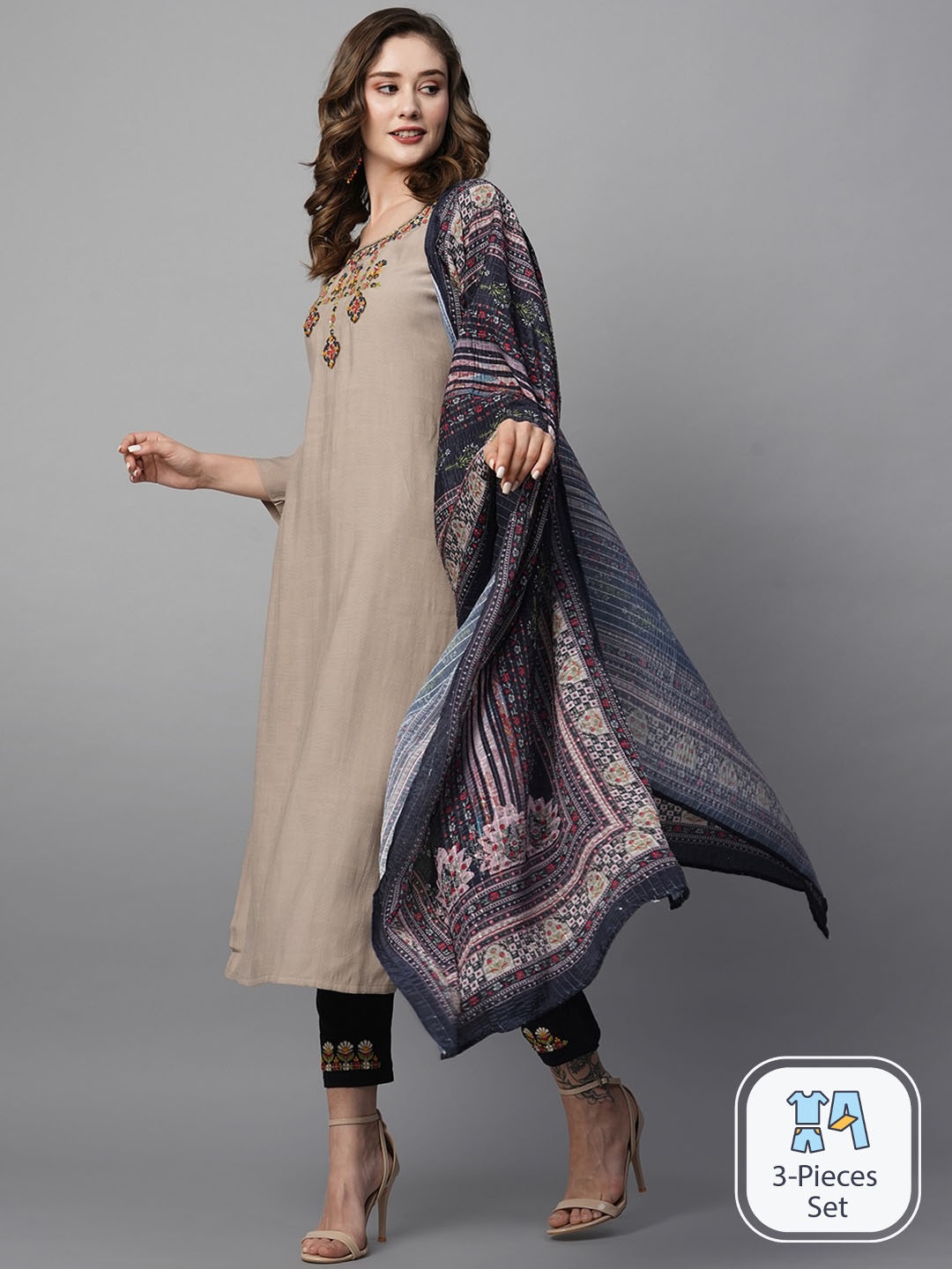 

Kiana Floral Yoke Design Regular Thread Work Kurta With Trousers & Dupatta, Grey