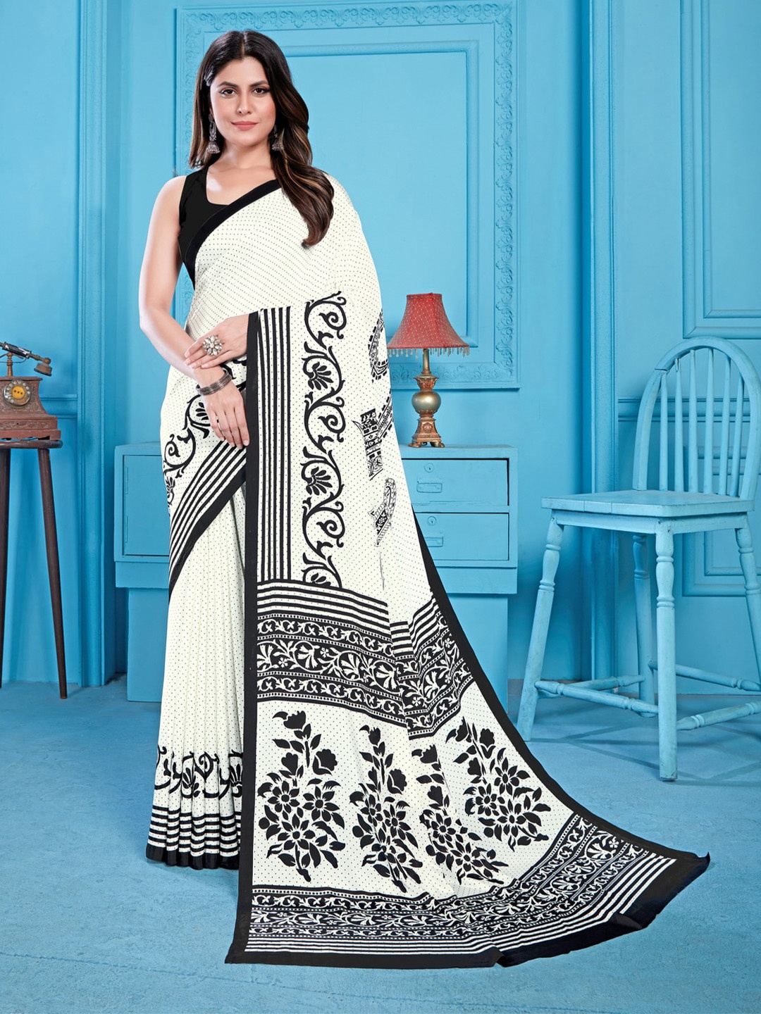 

GAJARAI Ethnic Motifs Printed Saree, White