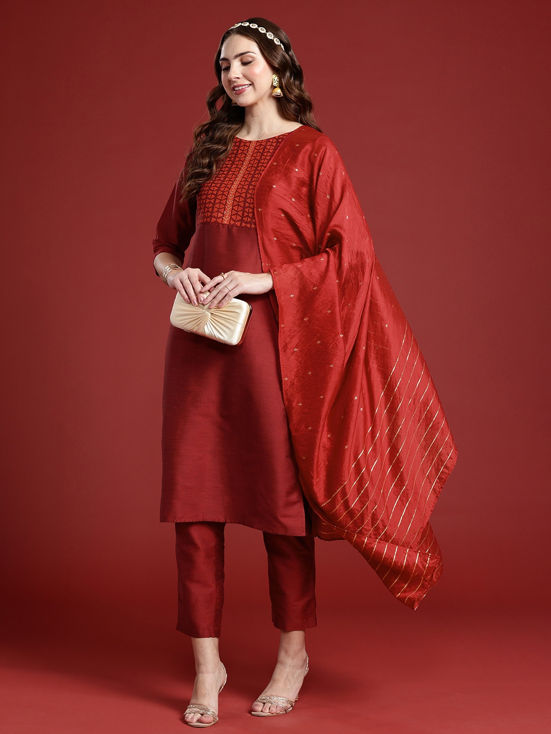 

Anouk Women Embroidered Regular Kurta with Trousers & With Dupatta, Maroon