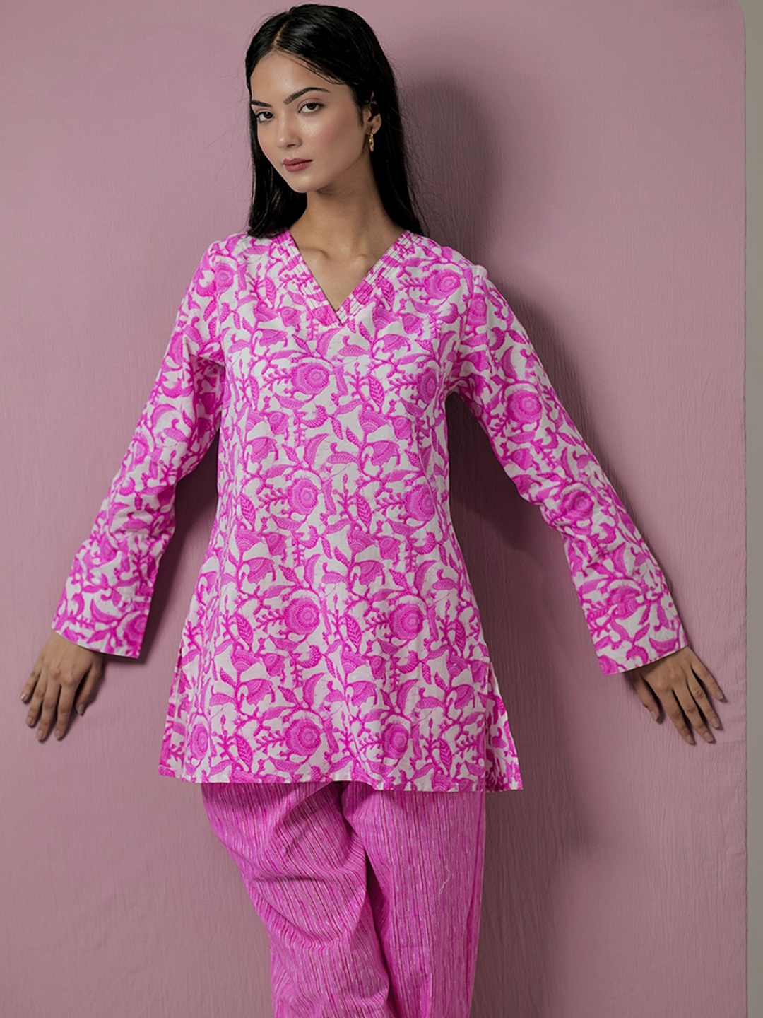 

FEATHERS CLOSET Floral Printed Pure Cotton Tunic & Trousers, Pink