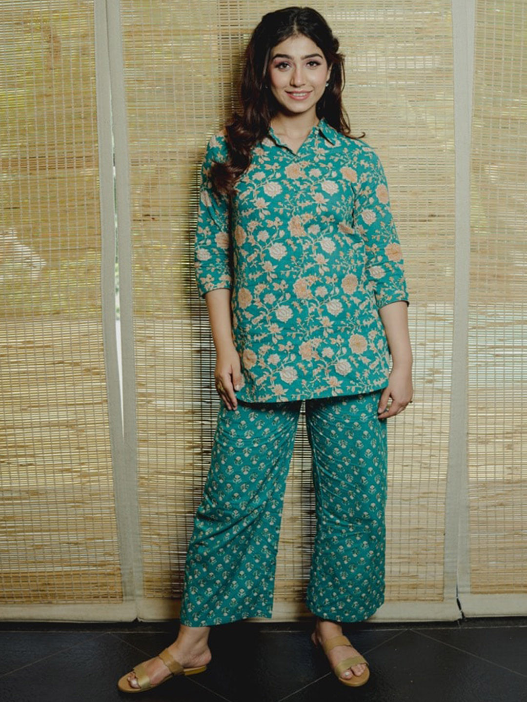 

FEATHERS CLOSET Floral Printed Pure Cotton Top with Trousers, Green