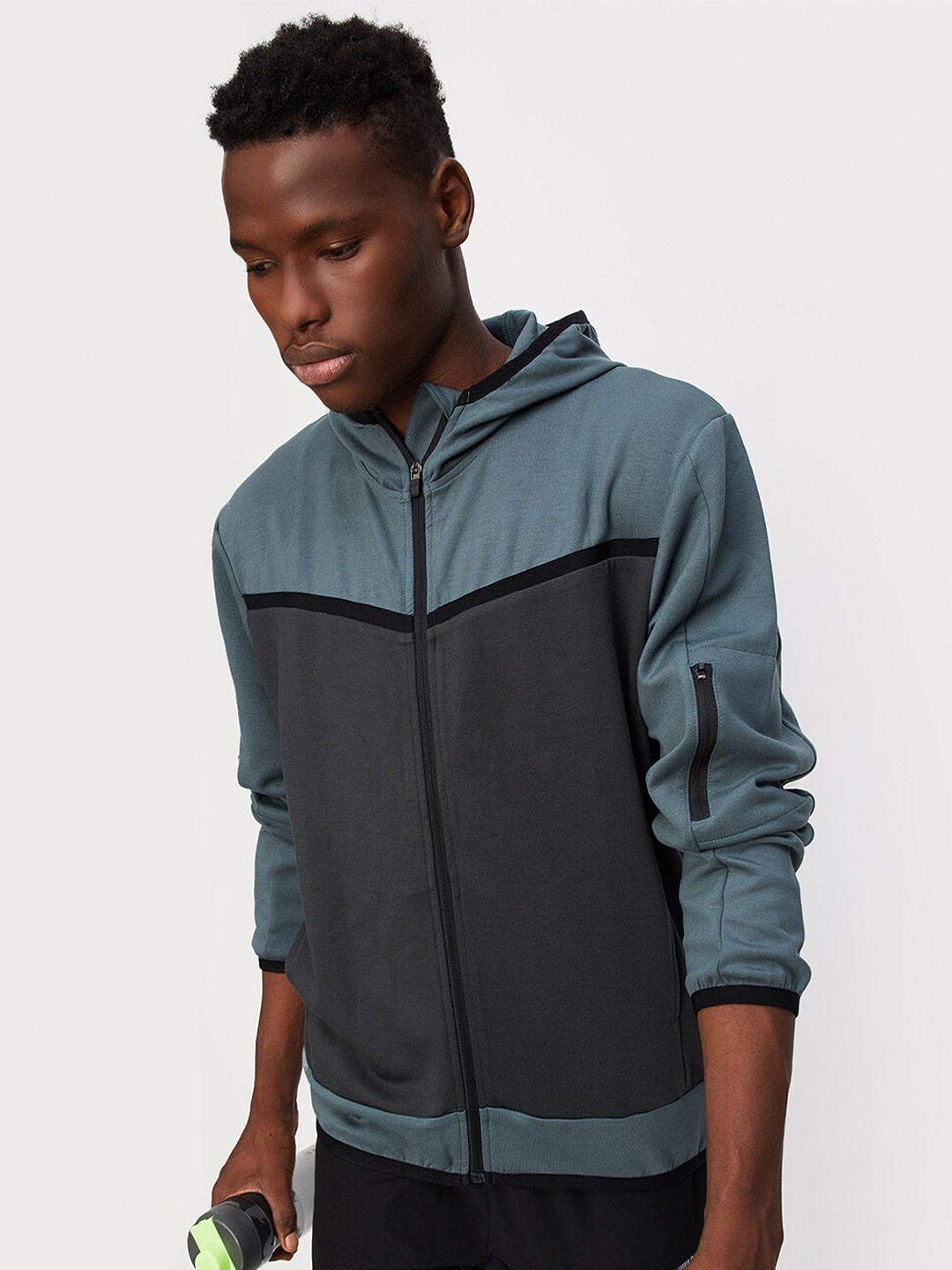 

max Colourblocked Hooded Front-Open Sweatshirt, Blue