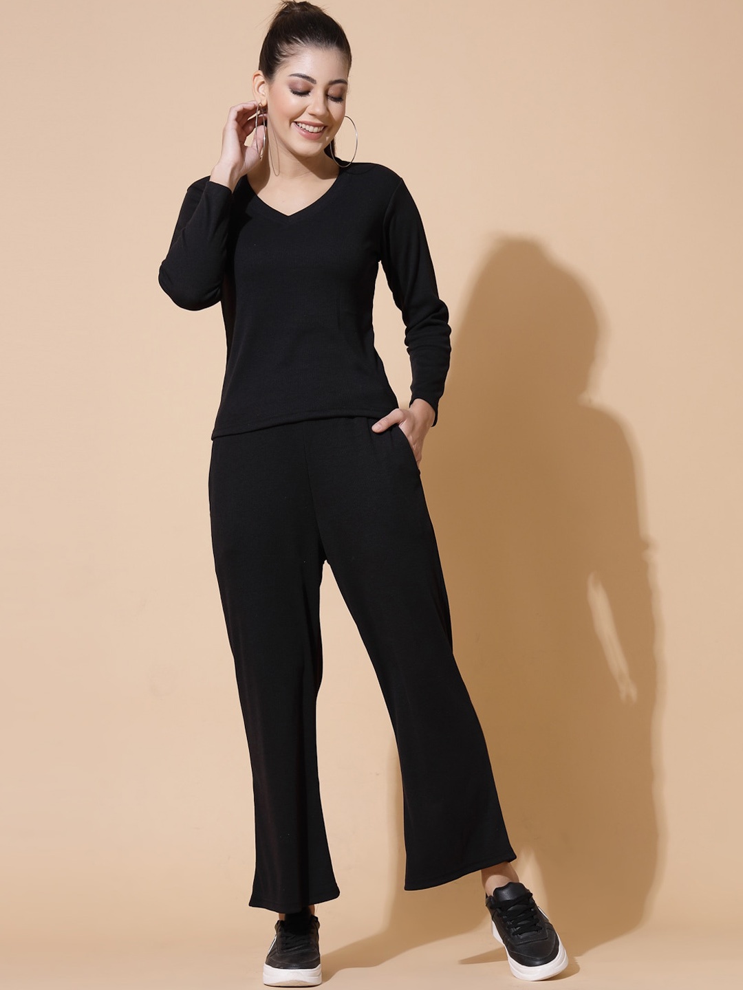 

DressBerry V-Neck Ribbed T-Shirt & Trousers, Black