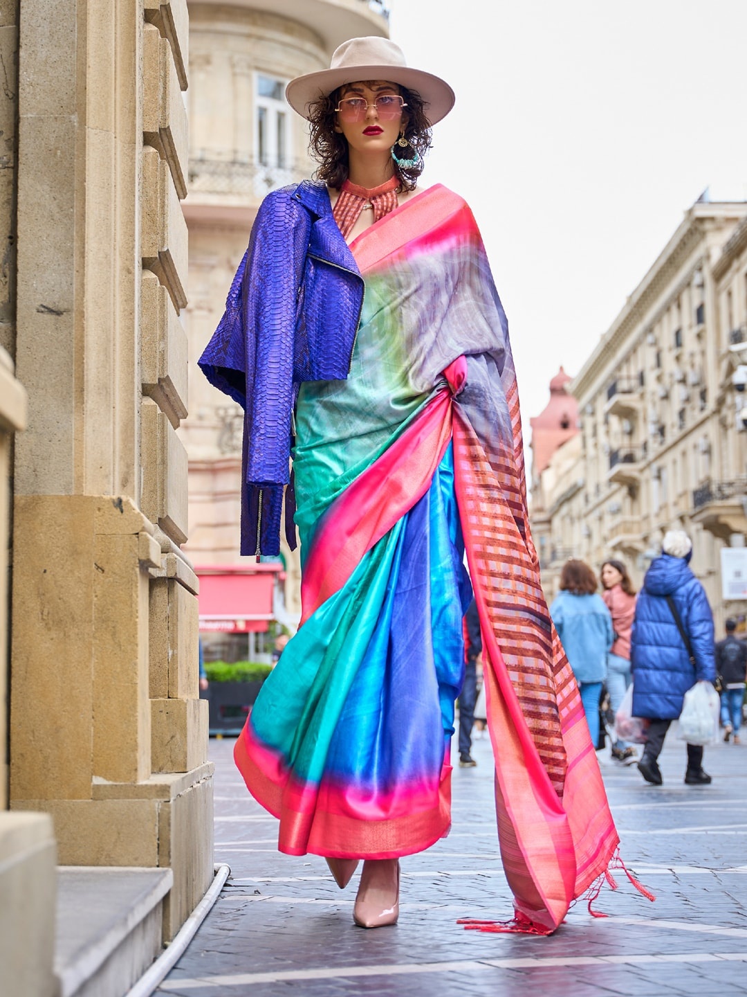 

Mitera Ombre Zari Pure Silk Sungudi Saree, Blue