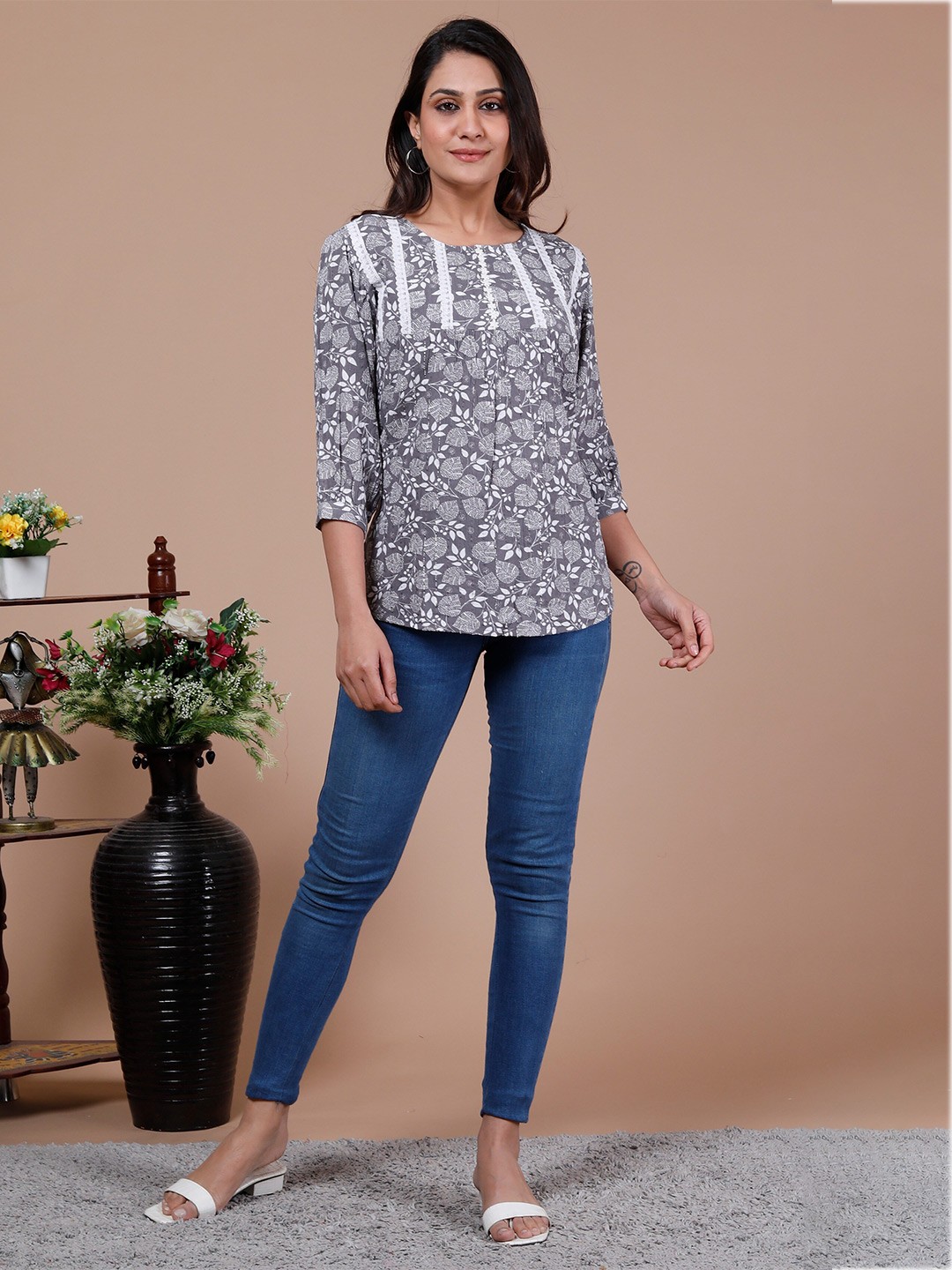 

misbis Floral Printed Gathered Lace Detail Top, Grey