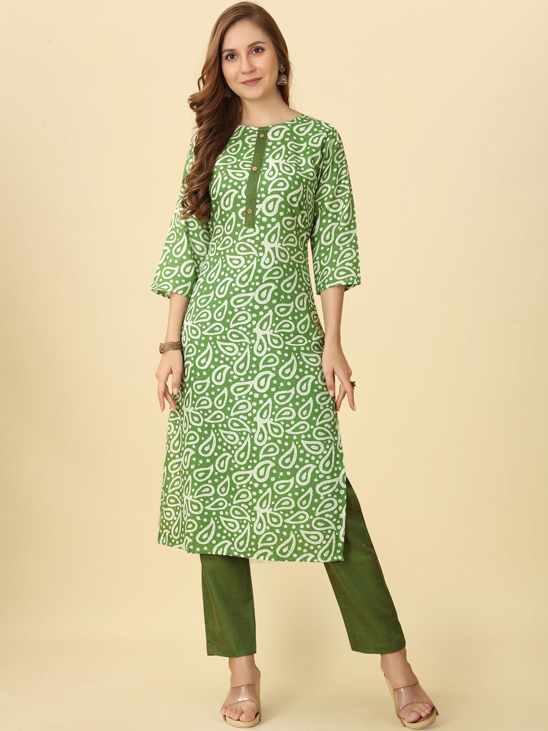 

PREMROOP- THE STYLE YOU LOVE Paisley Printed Gotta Patti Kurti with Trousers, Green