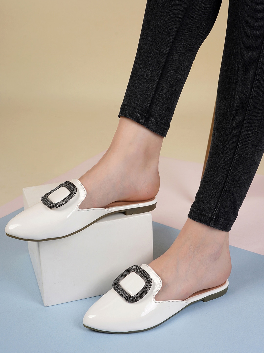 

DressBerry White & Silver-Toned Embellished Pointed Toe Mules