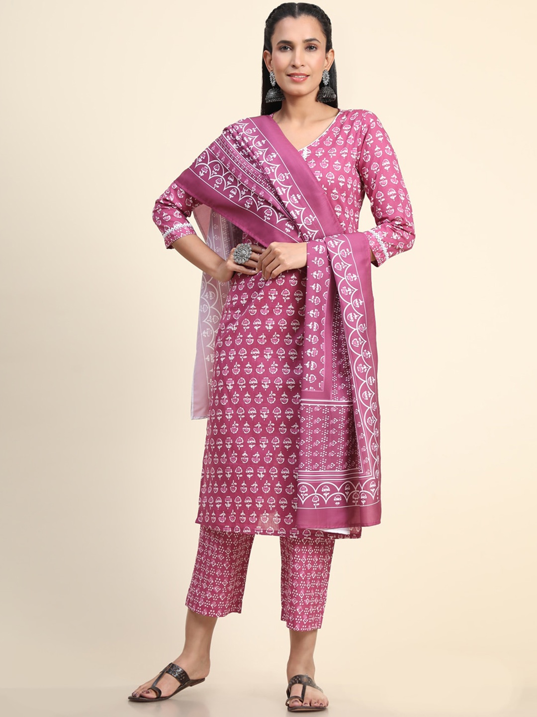 

Growish Floral Printed V-Neck Straight Kurta with Trousers & Dupatta, Pink