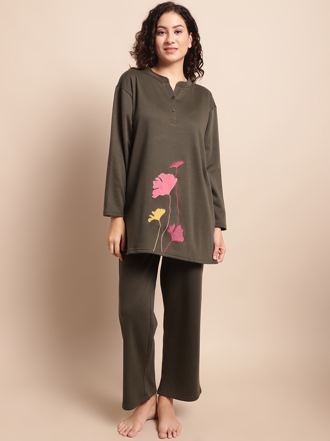 

Kanvin Floral Applique Night suit, Olive