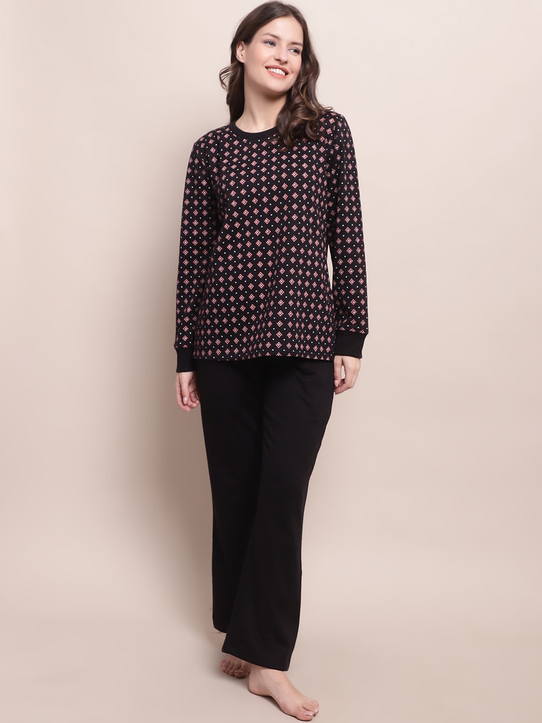 

Kanvin Conversational Printed Round Neck Nightsuit, Black
