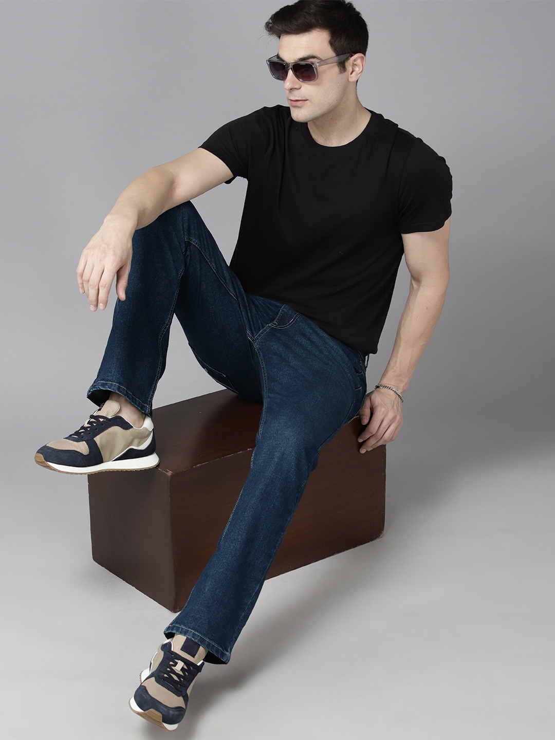 

Roadster Men Bootcut Stretchable Jeans, Blue