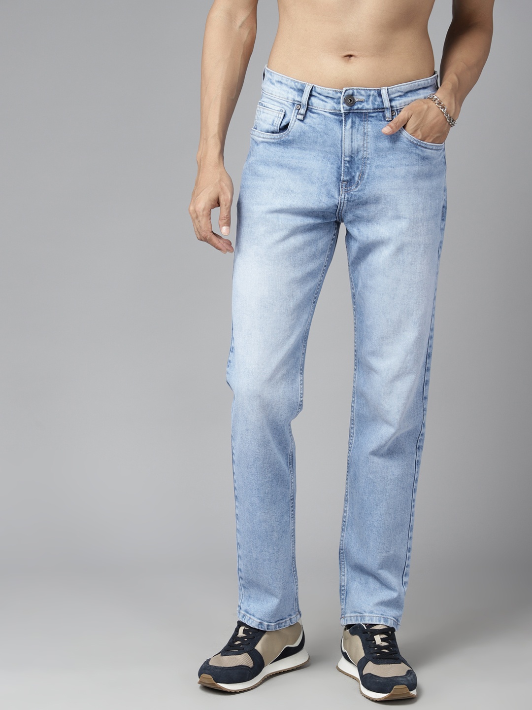 

Roadster Men Relaxed Fit Heavy Fade Stretchable Jeans, Blue