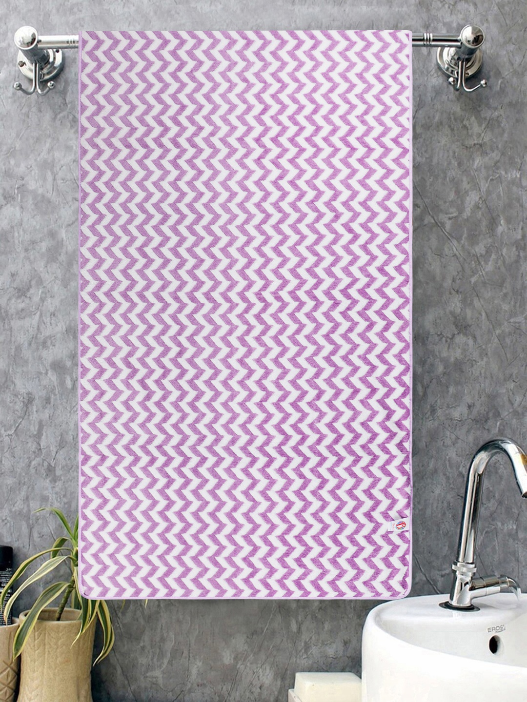 

ROMEE Lavender & White Printed 350 GSM Microfiber Super Soft Bath Towel