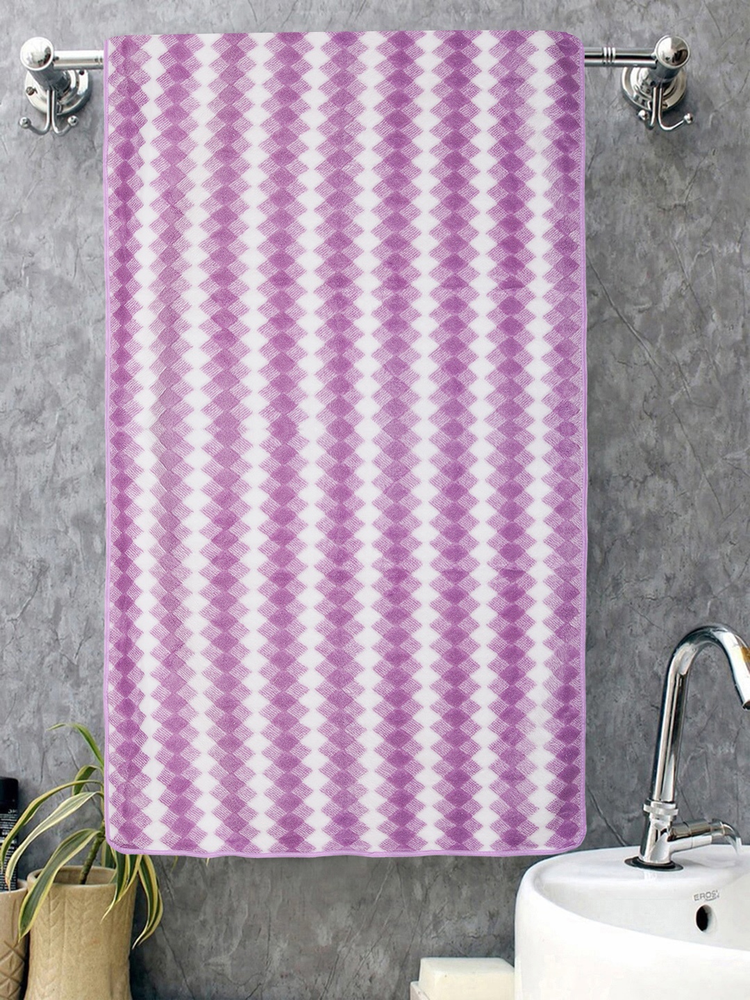 

ROMEE Lavender & White Printed 350GSM Microfiber Super Soft Bath Towel