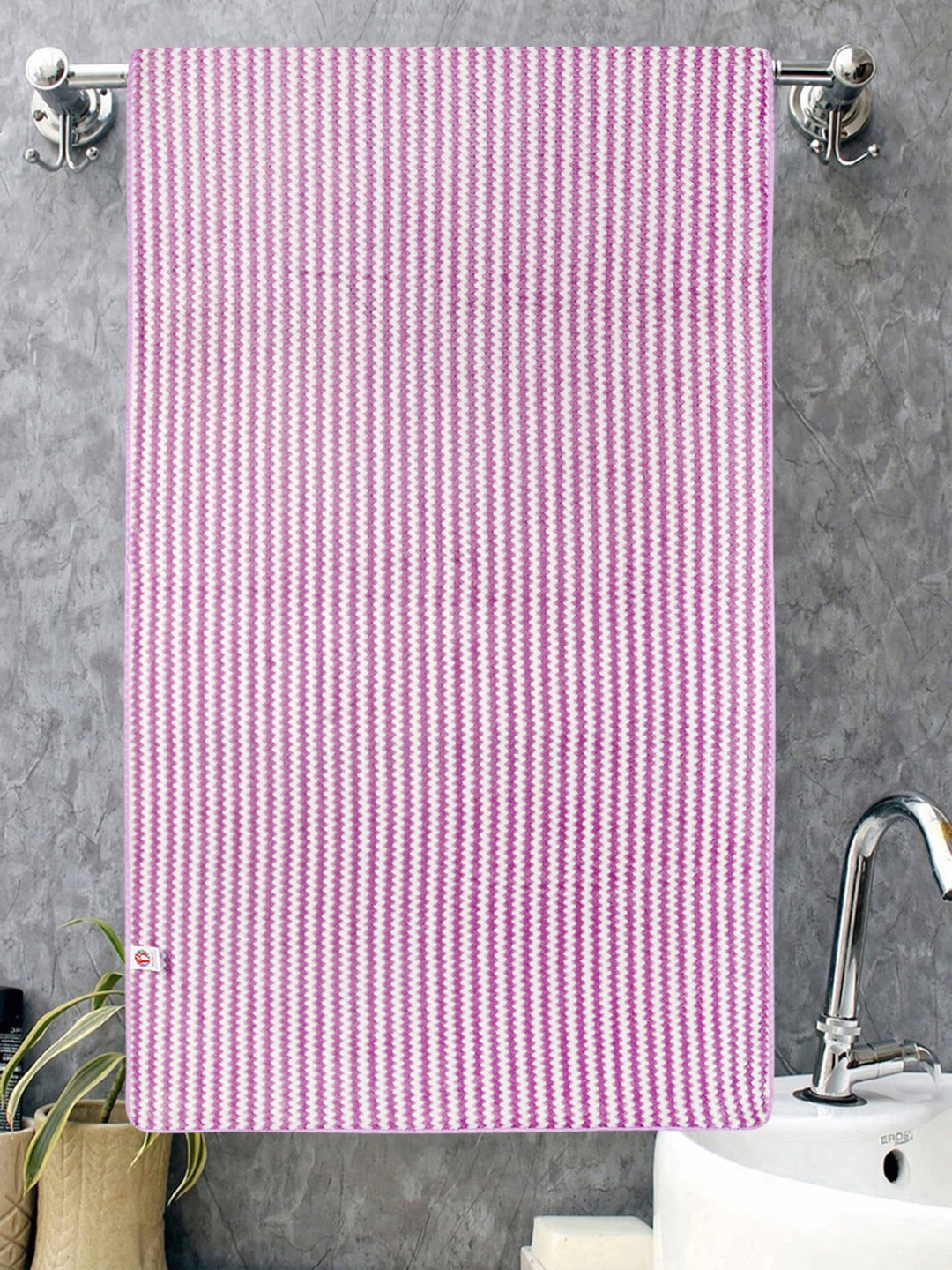 

ROMEE Lavender & White Printed 350 GSM Microfiber Super Soft Bath Towel
