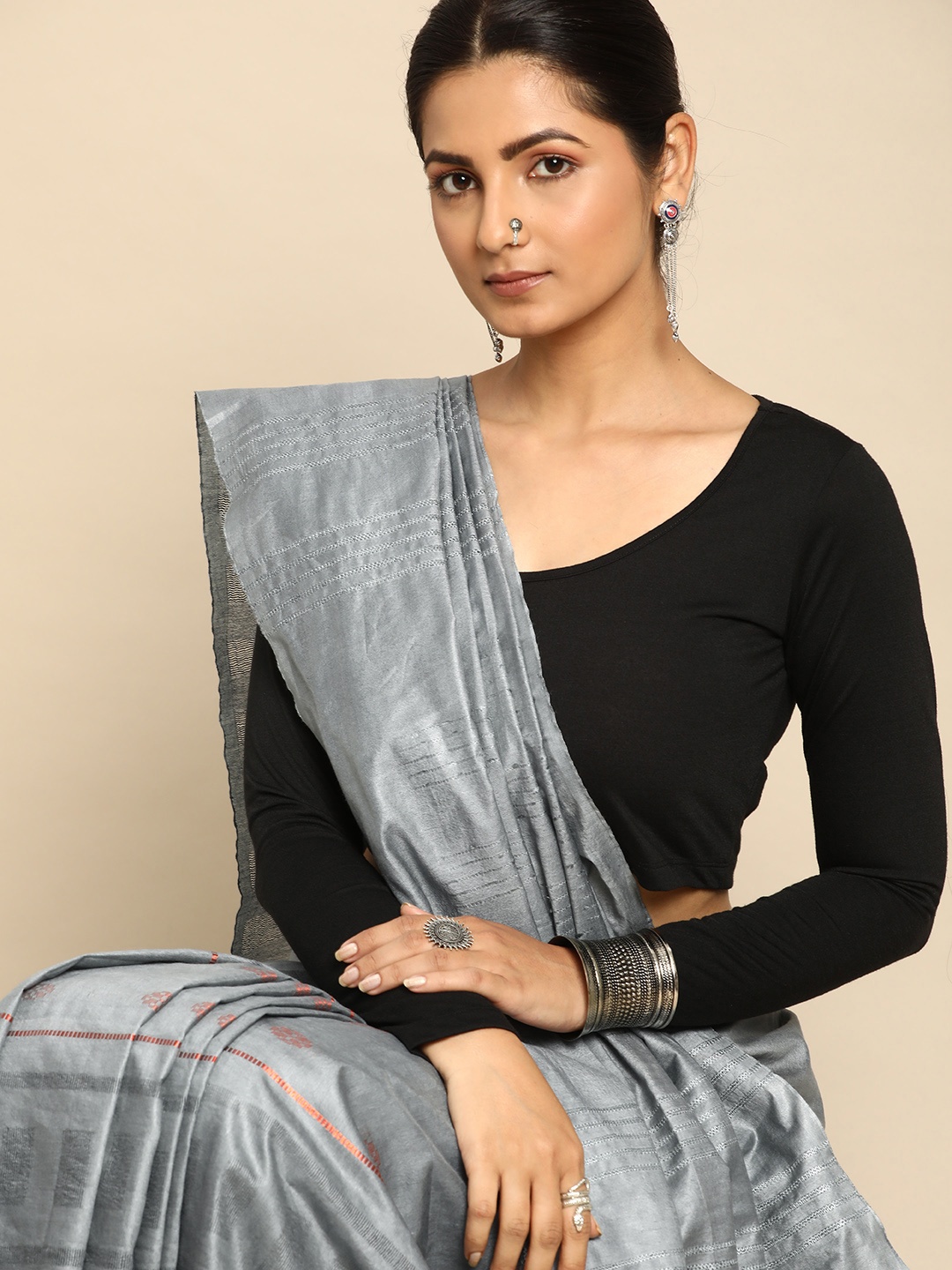 

Taavi Ethnic Motifs Zari Silk Blend Bhagalpuri Saree, Grey