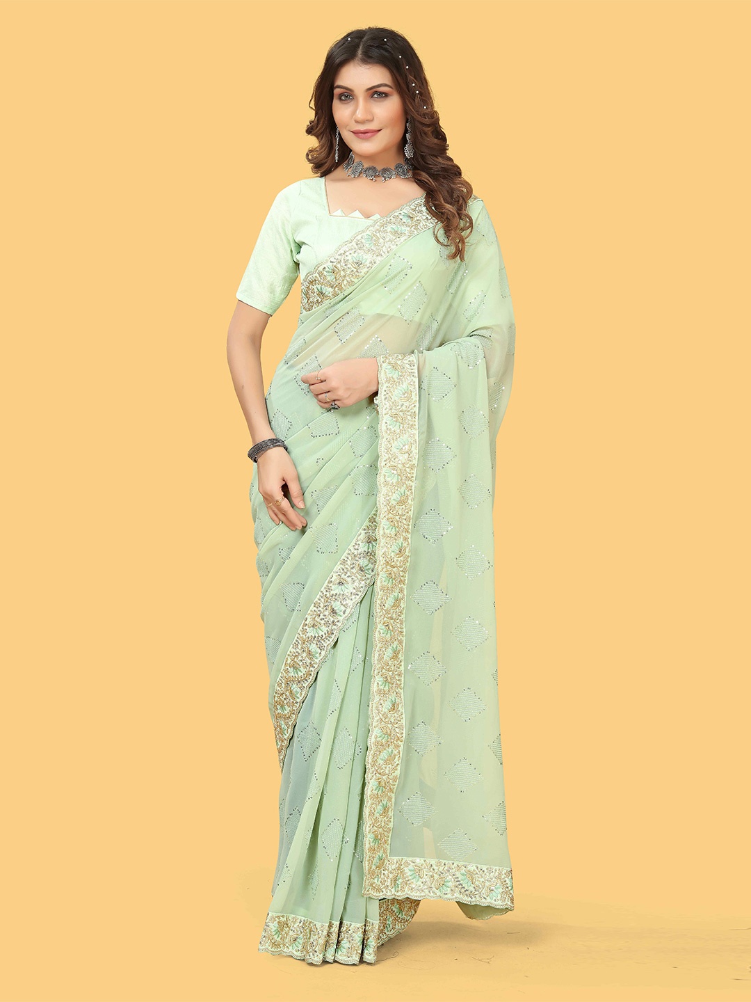 

Munir Ethnic Motifs Embroidered Organza Saree, Green
