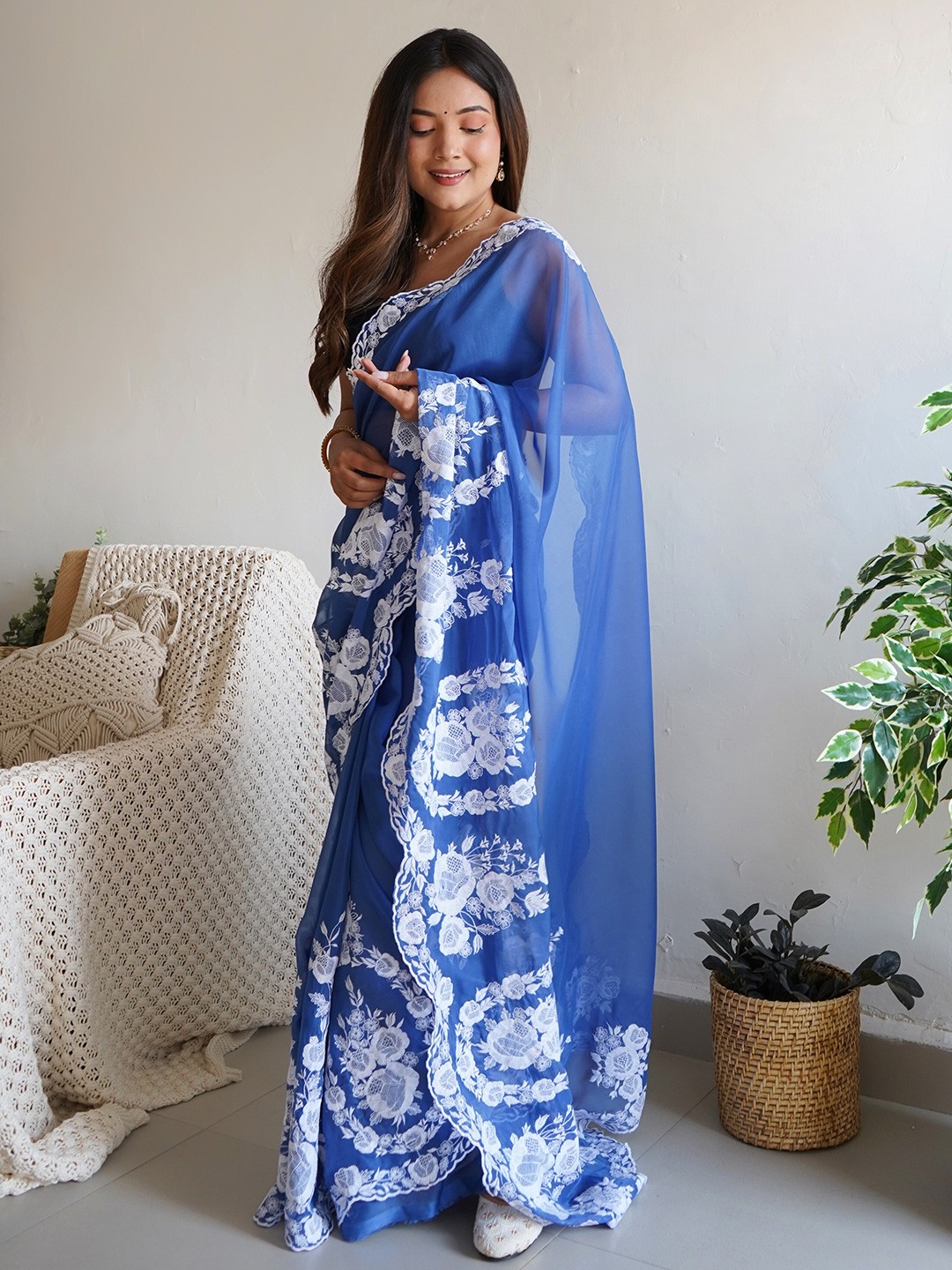 

Munir Floral Embroidered Organza Saree, Blue
