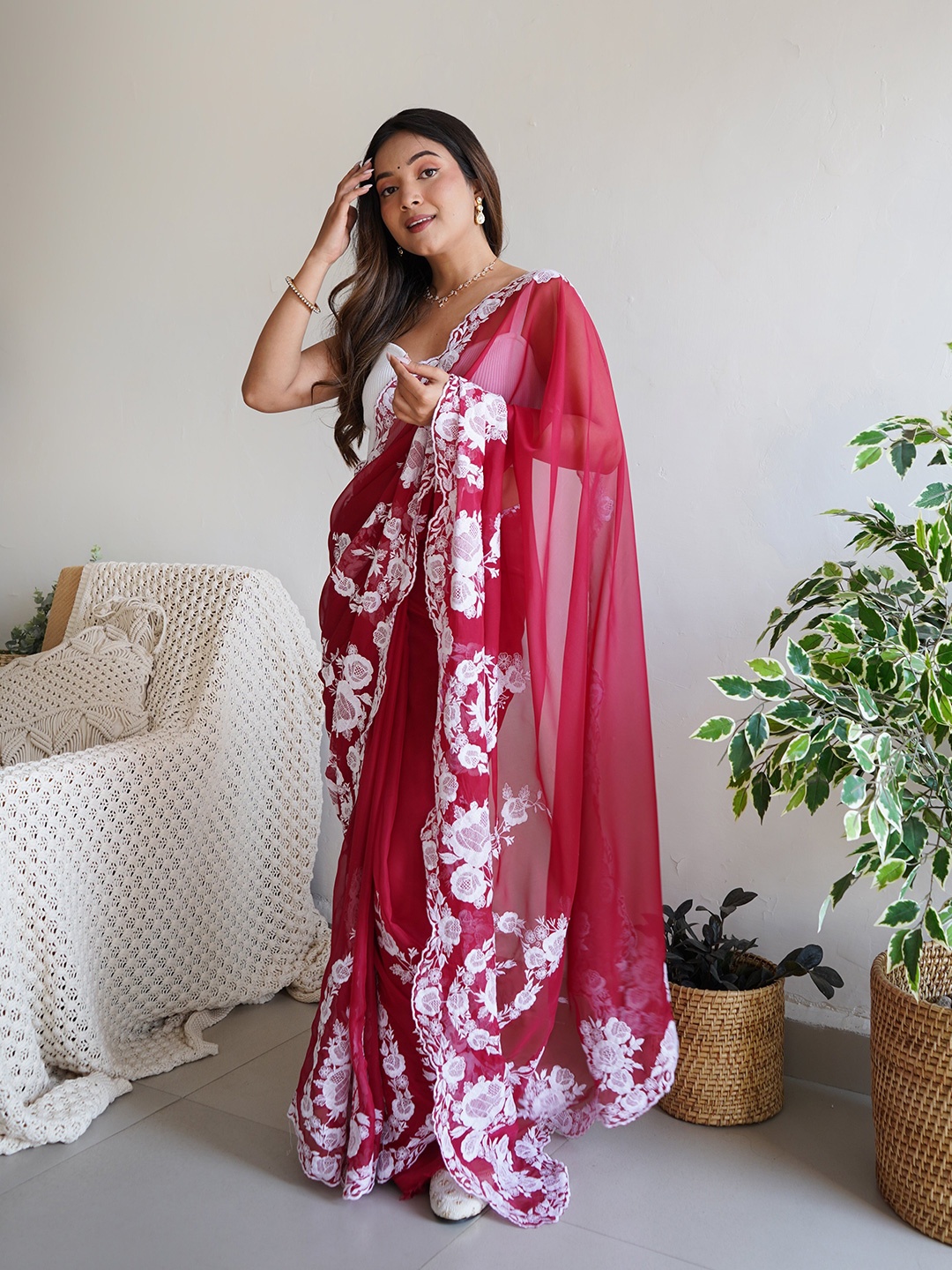 

Munir Floral Embroidered Organza Saree, Red
